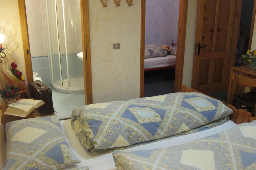 Chalet Del Sole Per Gruppi Livigno Habitación foto