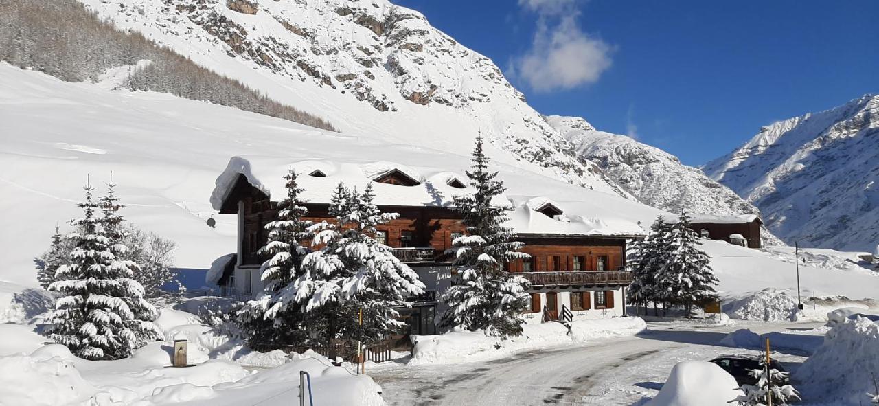 Chalet Del Sole Per Gruppi Livigno Exterior foto