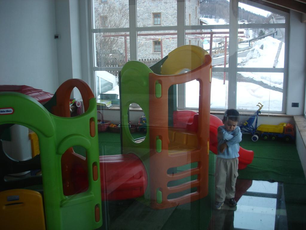 Chalet Del Sole Per Gruppi Livigno Exterior foto