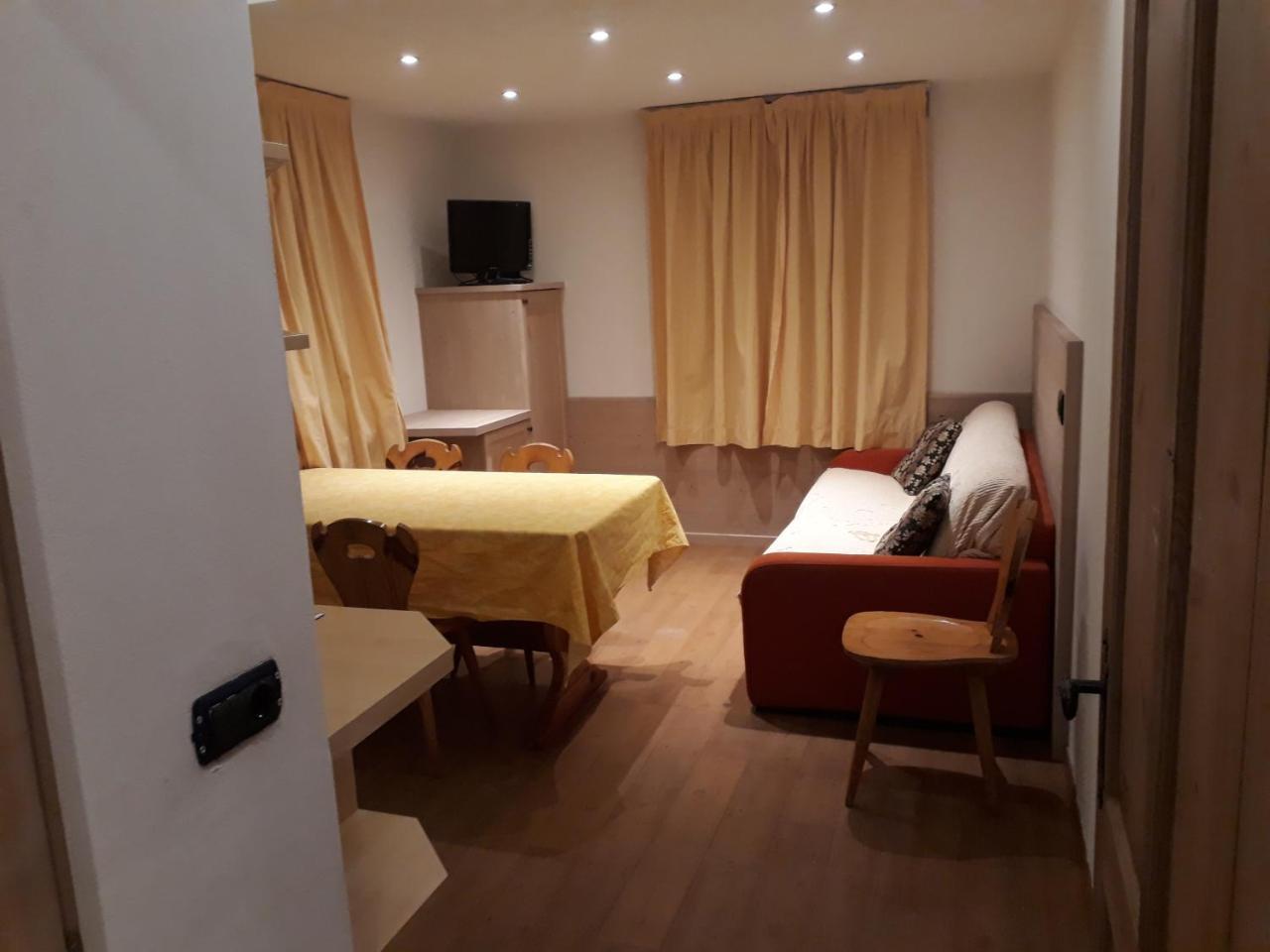 Chalet Del Sole Per Gruppi Livigno Exterior foto